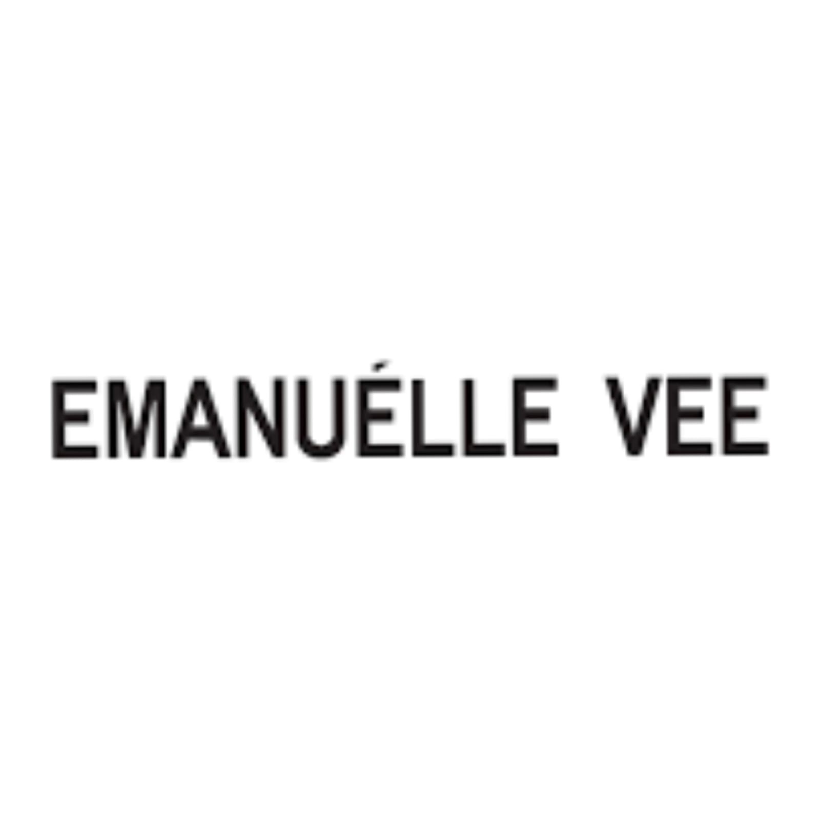EMANUELLE  VEE